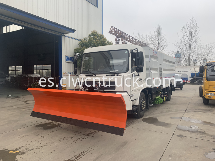 street sweeper cleaning truck 1